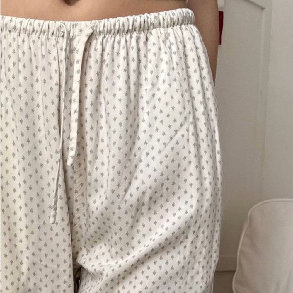 brandy melville anastasia pants cream floral